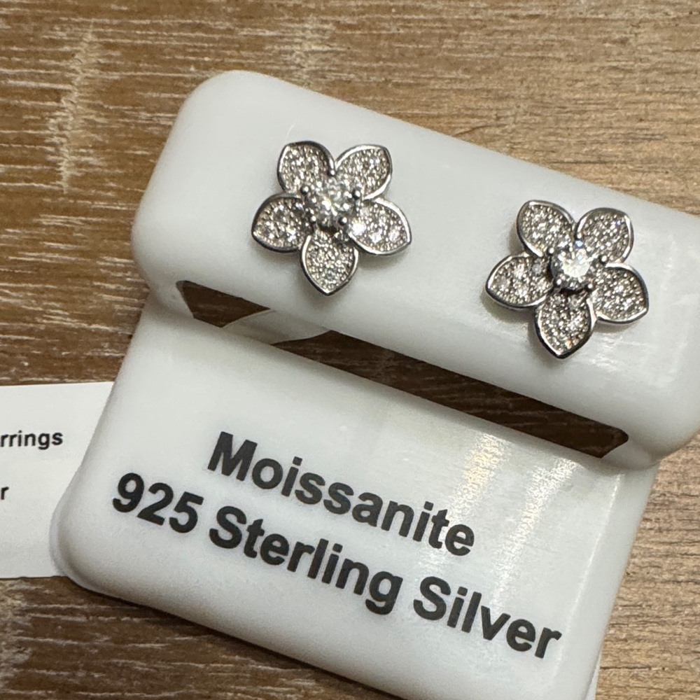 Moissanite Sterling Silver 925 Flower Earrings rhodium Plated !